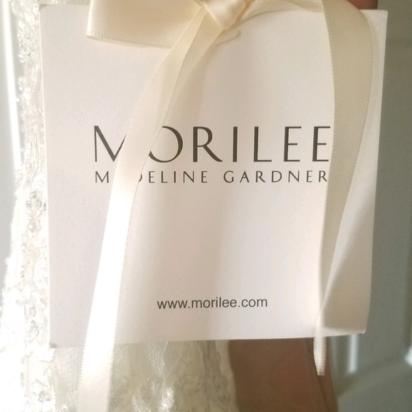 WEDDING GOWN NWT - Picture 3 of 4